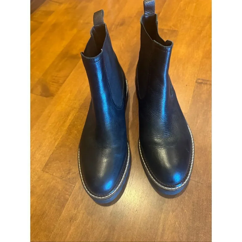 Caslon Womens Chelsea Boots Size 9.5 Black Leather Lug Sole Water Resistant Ankl